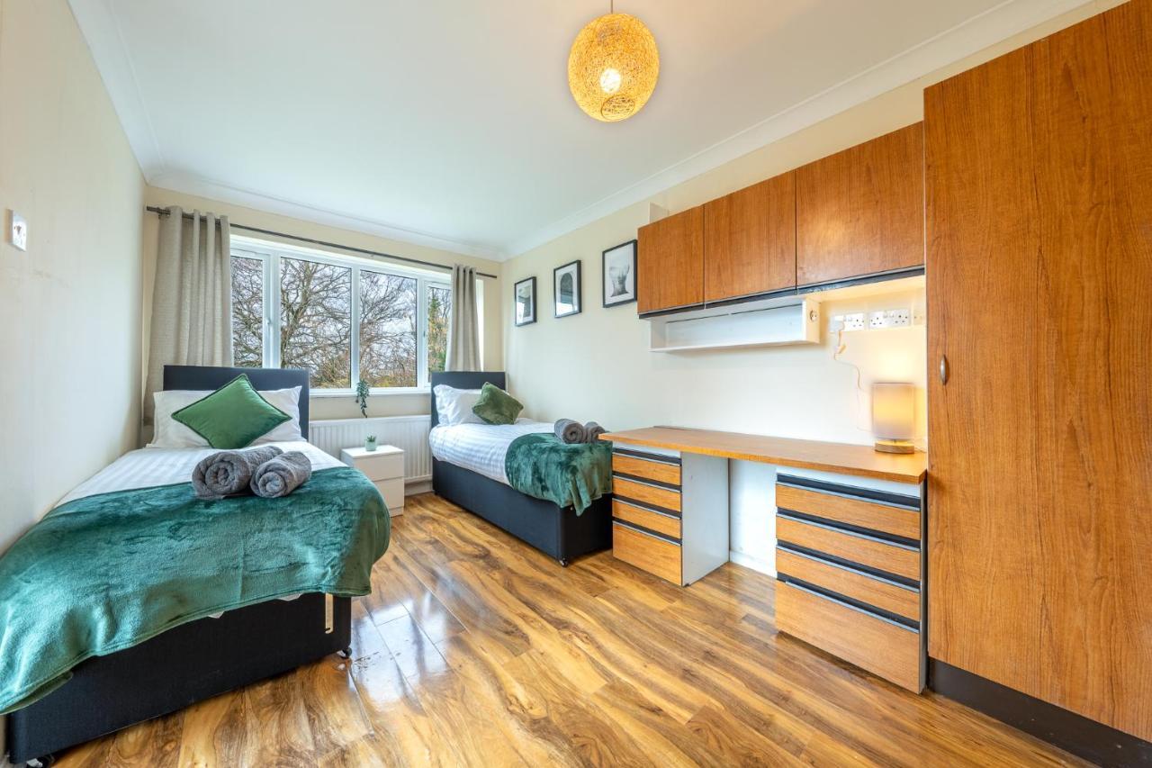 Pierocks Carver Entire House, Hot Tub & Wifi High Wycombe Exterior foto